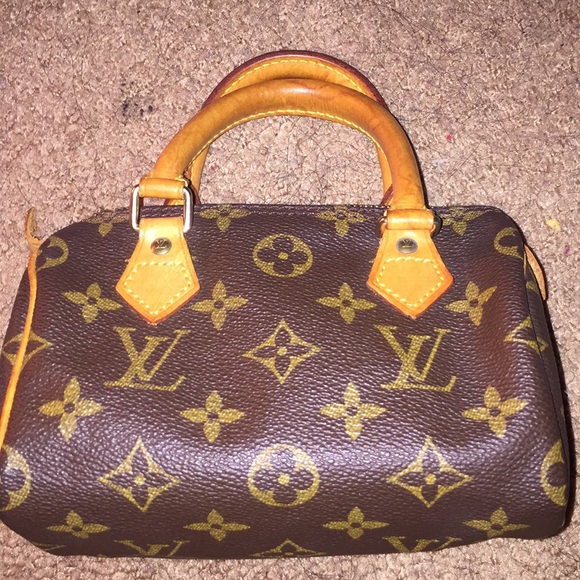 Louis Vuitton Handbags - Louis Vuitton mini bag